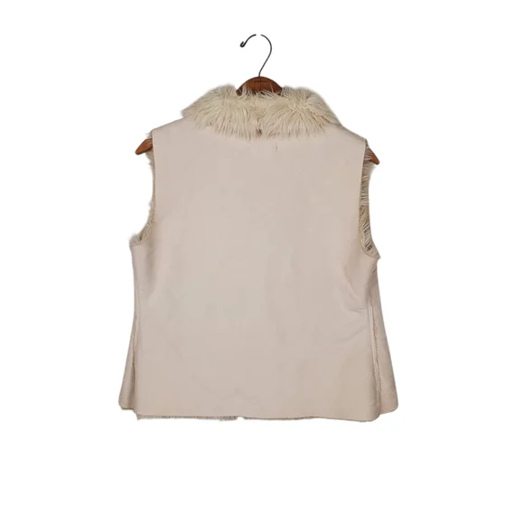 Pistachio Women's Cream Faux Fur Vest. MED - Picture 8 of 10